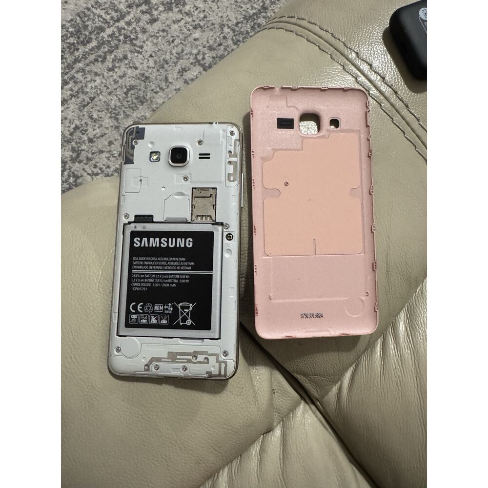 Lot 5 Phones, Some Unlocked, Apple SE And Samsung Alcatel - Picture 6 of 16